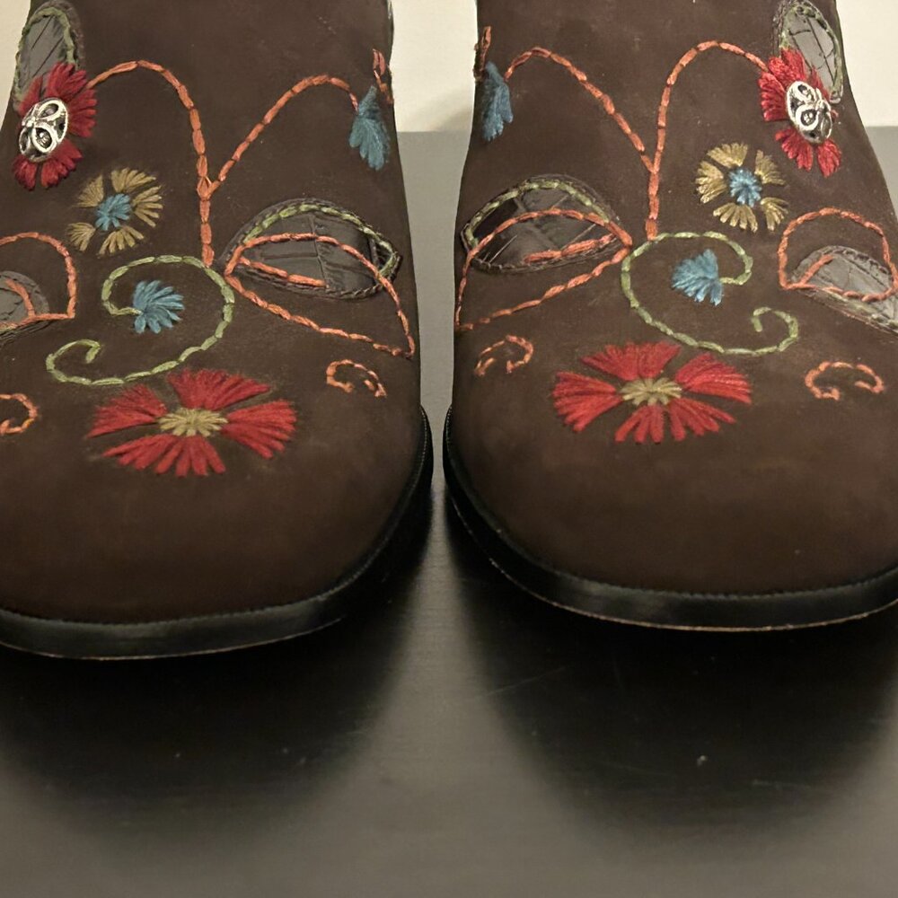 BRIGHTON Fiona Sz 9 Brown Floral Embroidered Suede Leather Heels Mules - Picture 4 of 6